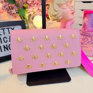 NWT Betsey Johnson XOSYBIL Pink Skulls Crossbody ☠️